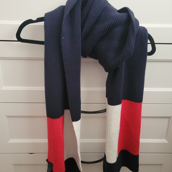 Tommy Scarf - Picture 2 of 3